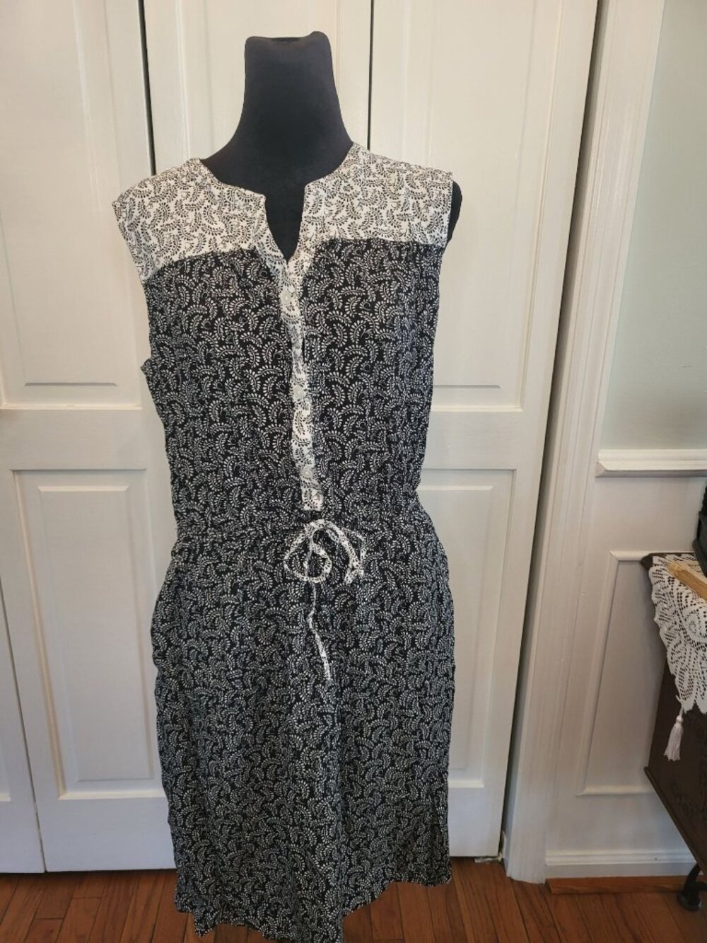 Basic Editions Black White Leaf Print Sleeveless Rayon Dress L Trad Wife Summer